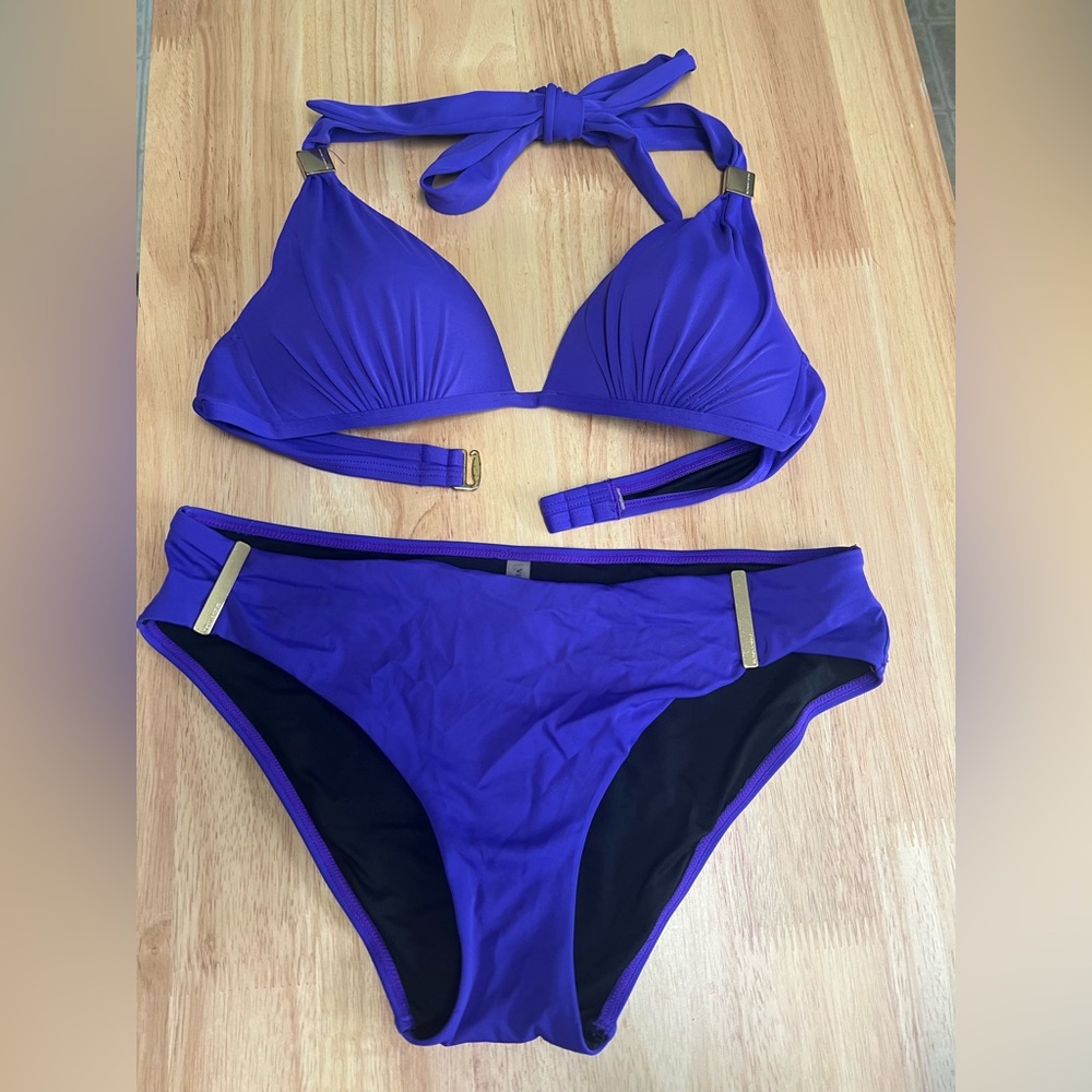 Victoria’s Secret bikini